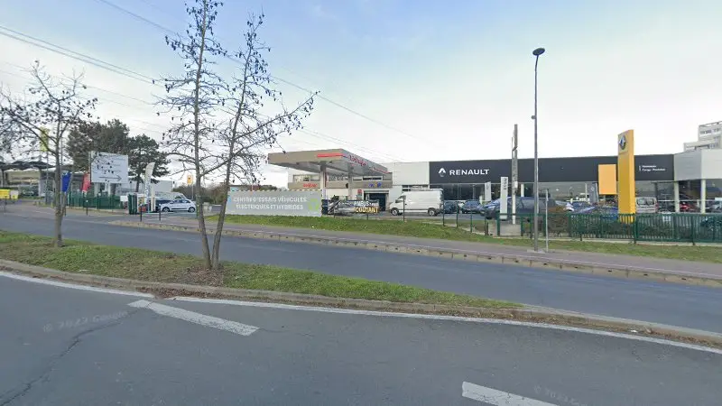 Vue de la rue devant RENAULT ROUSSEAU OSNY - Renault - Service, Osny