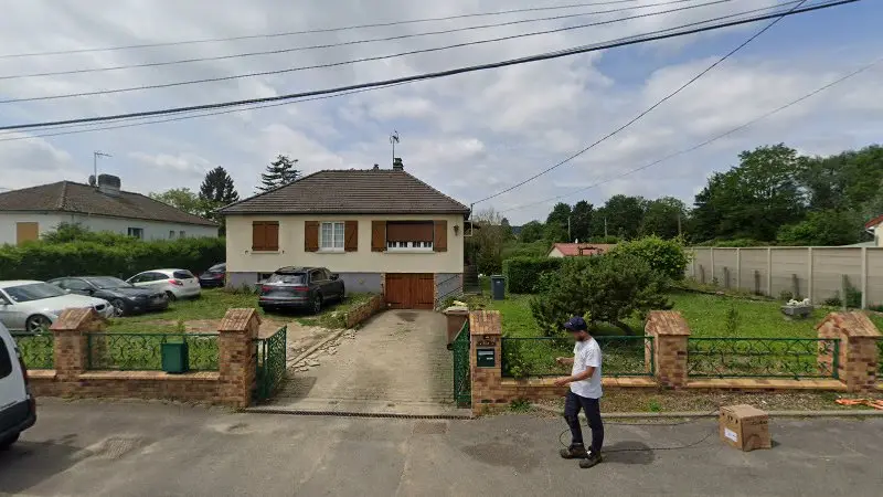Vue de la rue devant Garage toutes réparations, Cambronne-lès-Ribécourt