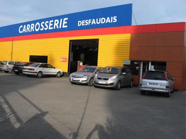 Photo publiée sur la fiche Google de Carrosserie Desfaudais, Maresché