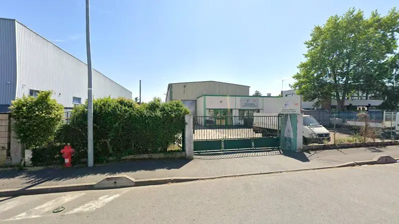 Vue de la rue devant France Pre Usinage, Brétigny-sur-Orge