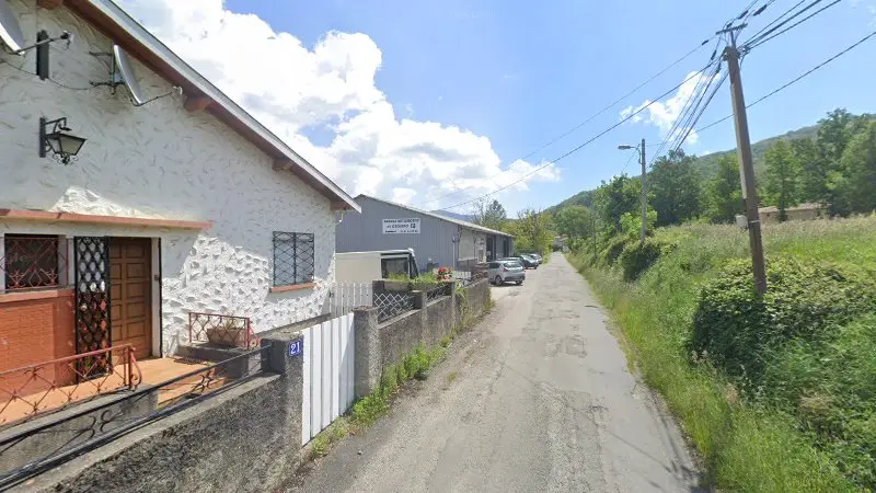 Vue de la rue devant Garage automobile de cadirac, Foix