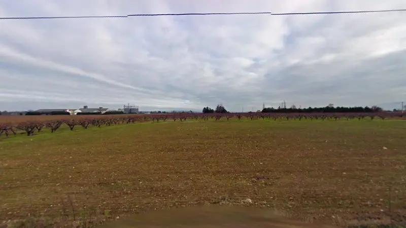 Vue de la rue devant Effia Stationnement et Mobilité, Alixan
