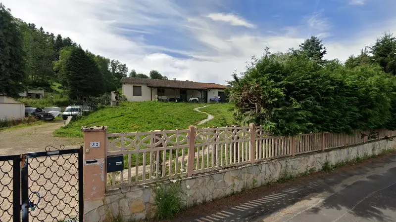 Vue de la rue devant Chapet Philippe Jean Michel, La Monnerie-le-Montel