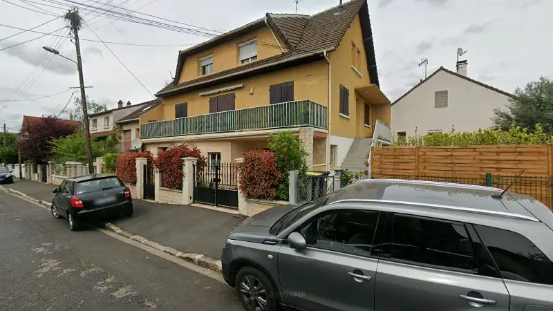 Vue de la rue devant E.M.AUTOMOBILE, Morsang-sur-Orge