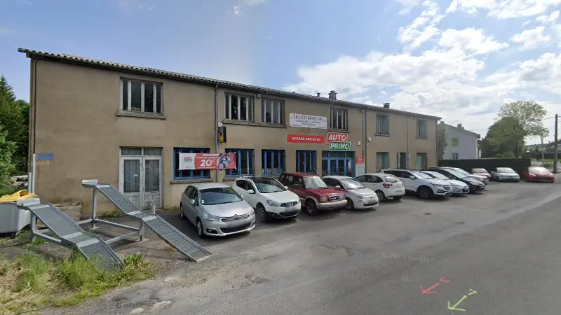 Vue de la rue devant Autoprimo - D.R.N Auto Import, Murat-sur-Vèbre