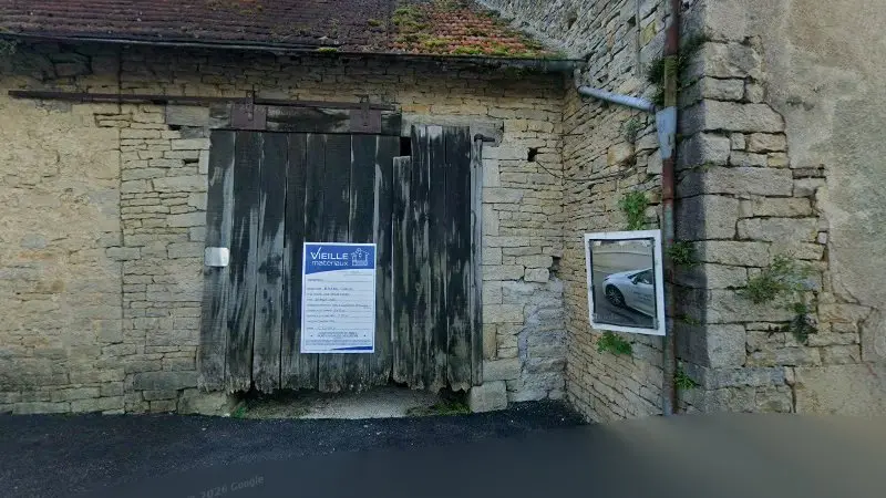 Vue de la rue devant Carrosserie BRAND, Cessey