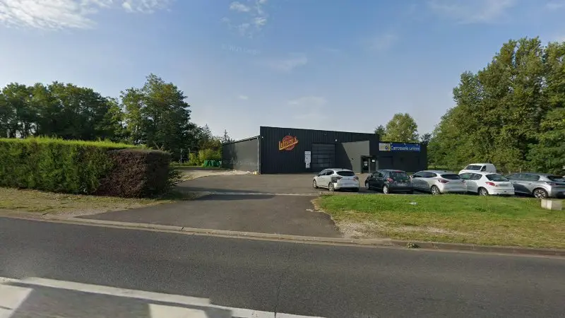 Vue de la rue devant Carrosserie Lefevre Sarl, Selles-sur-Cher
