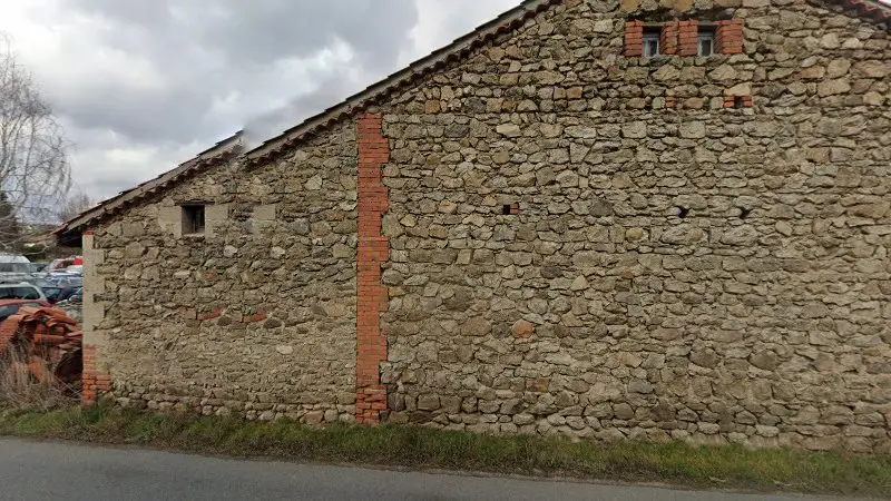 Vue de la rue devant Garage Gilles Bard, Boisset-Saint-Priest