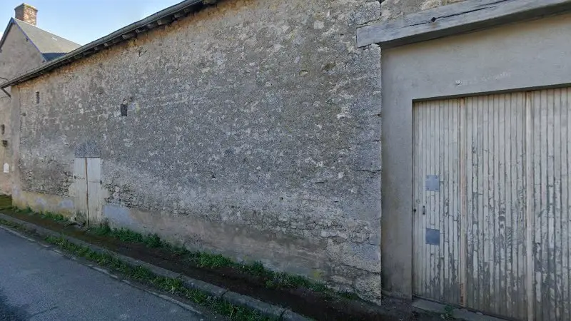 Vue de la rue devant MMDS, Landes-le-Gaulois