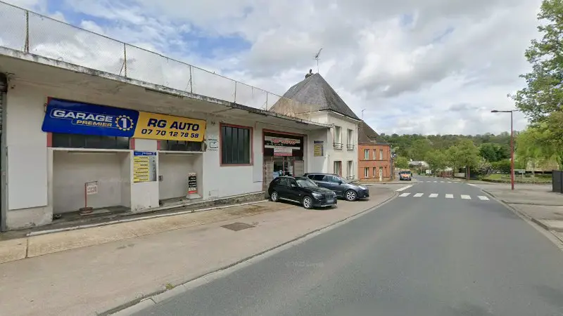 Vue de la rue devant GARAGE PREMIER - GARAGE RG AUTO, Gacé