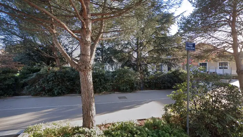 Vue de la rue devant X'pert Impact - Débosselage sans peinture - Rhone Ouest, Tassin-la-Demi-Lune
