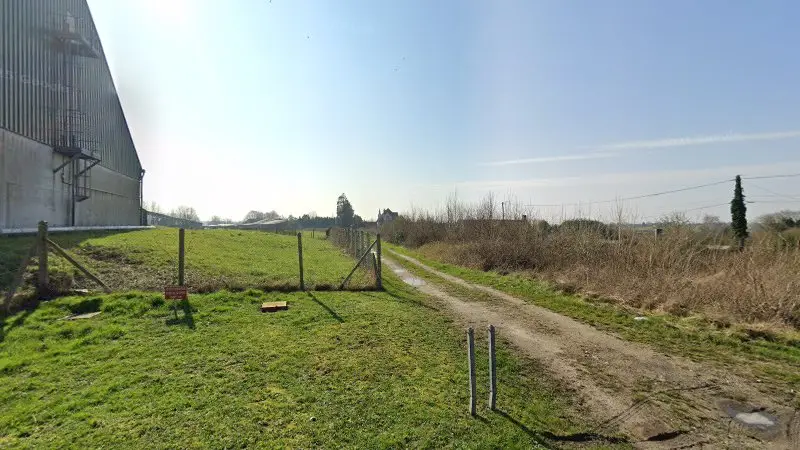 Vue de la rue devant NEMPONT CONTROLE, Nempont-Saint-Firmin