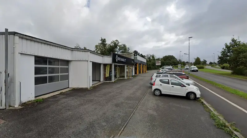 Vue de la rue devant Agence Renault - Garage De La Penfeld, Brest