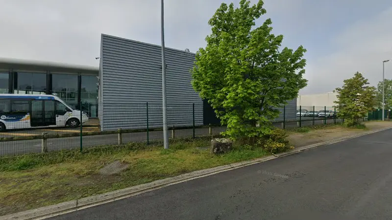 Vue de la rue devant SA DU GARAGE DE L'ATLANTIQUE Smart, Sallertaine