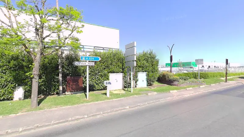 Vue de la rue devant Caisses frigorifiques et caisses isothermes, Villepinte