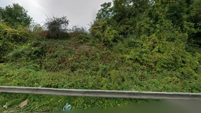 Vue de la rue devant Rétroviseur noir de Lévy, Herblay-sur-Seine