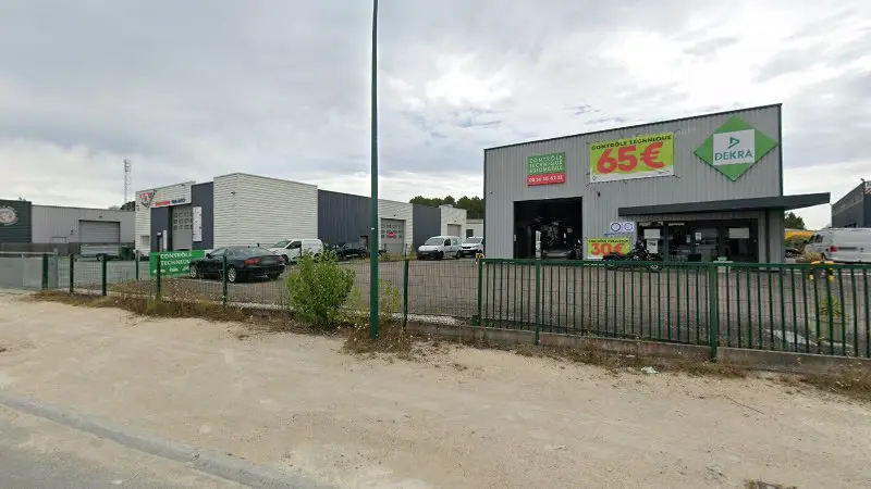 Vue de la rue devant TV Pneus Services, Martignas-sur-Jalle