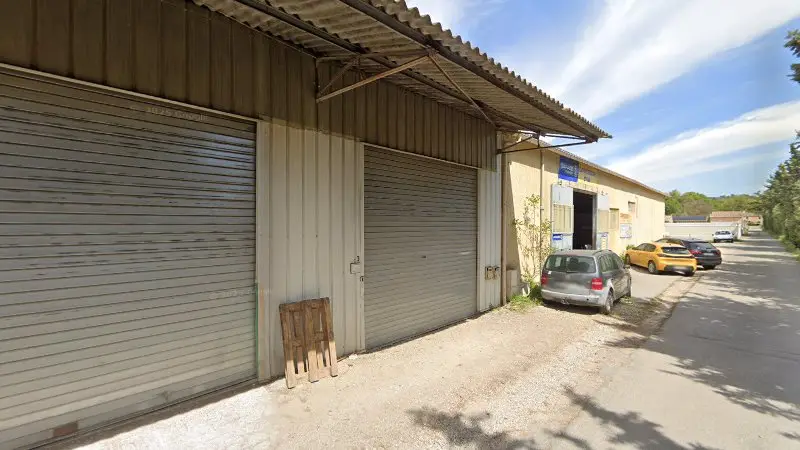 Vue de la rue devant GARAGE PREMIER - CARROSSERIE CYM, Villelaure