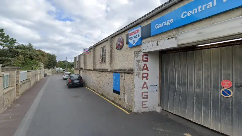 Vue de la rue devant Garage Vb Auto - Bosch Car Service, Lion-sur-Mer