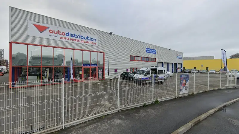 Vue de la rue devant Recycl Atlantic Auto, Saint-Nazaire